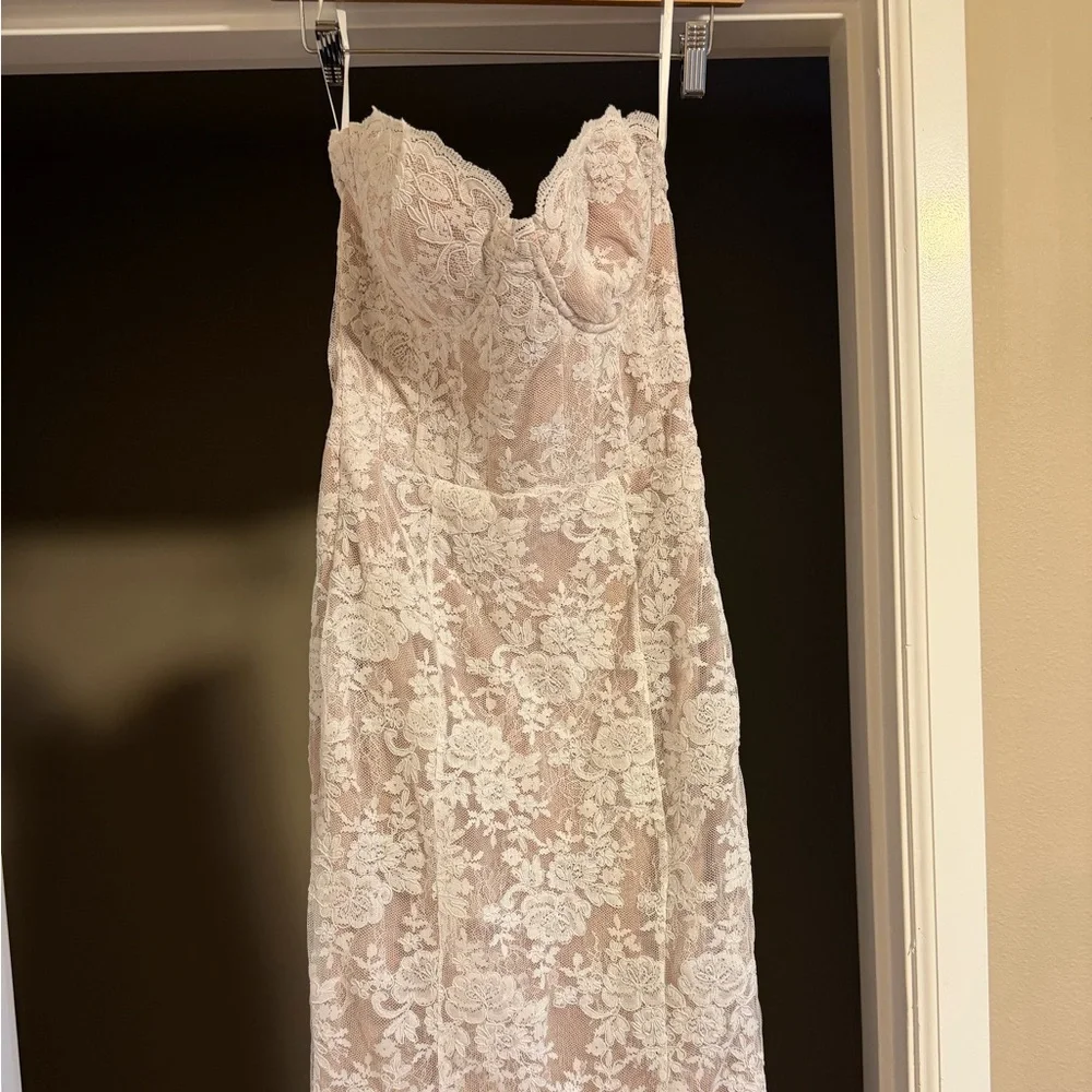V. Chapman Betty Dress in White Chantilly Lace - Size 6 - Picture 4 of 8